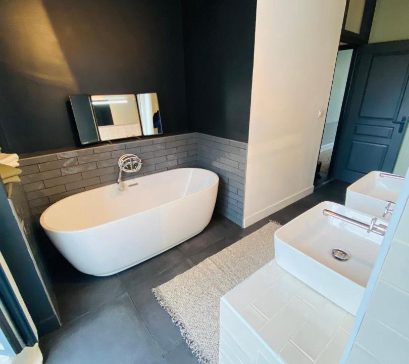 Photo of Bathroom in Bollee