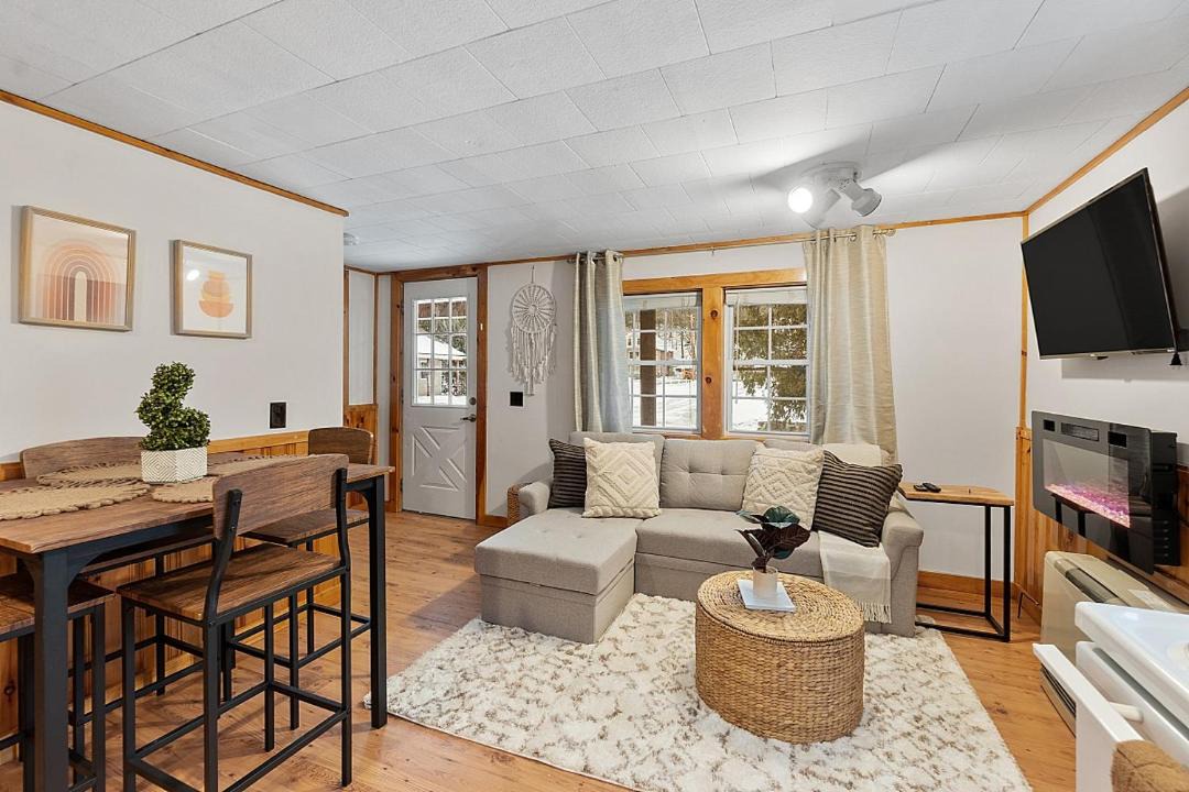 Photo of Livingroom in Thornton