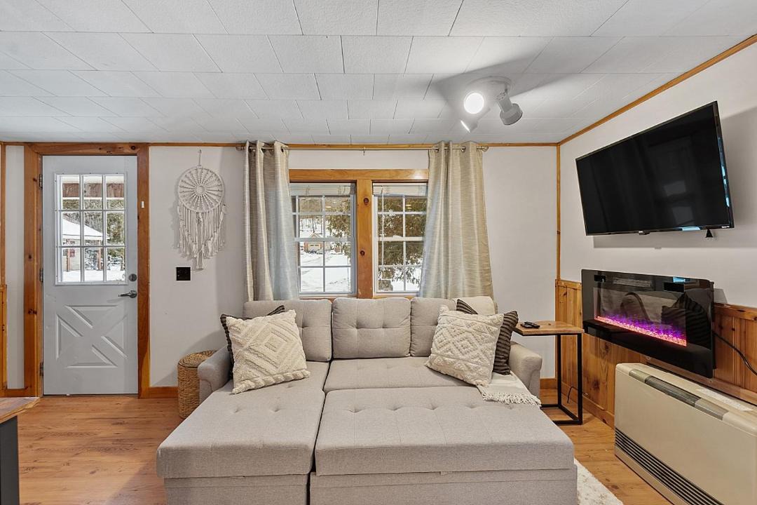 Photo of Livingroom in Thornton