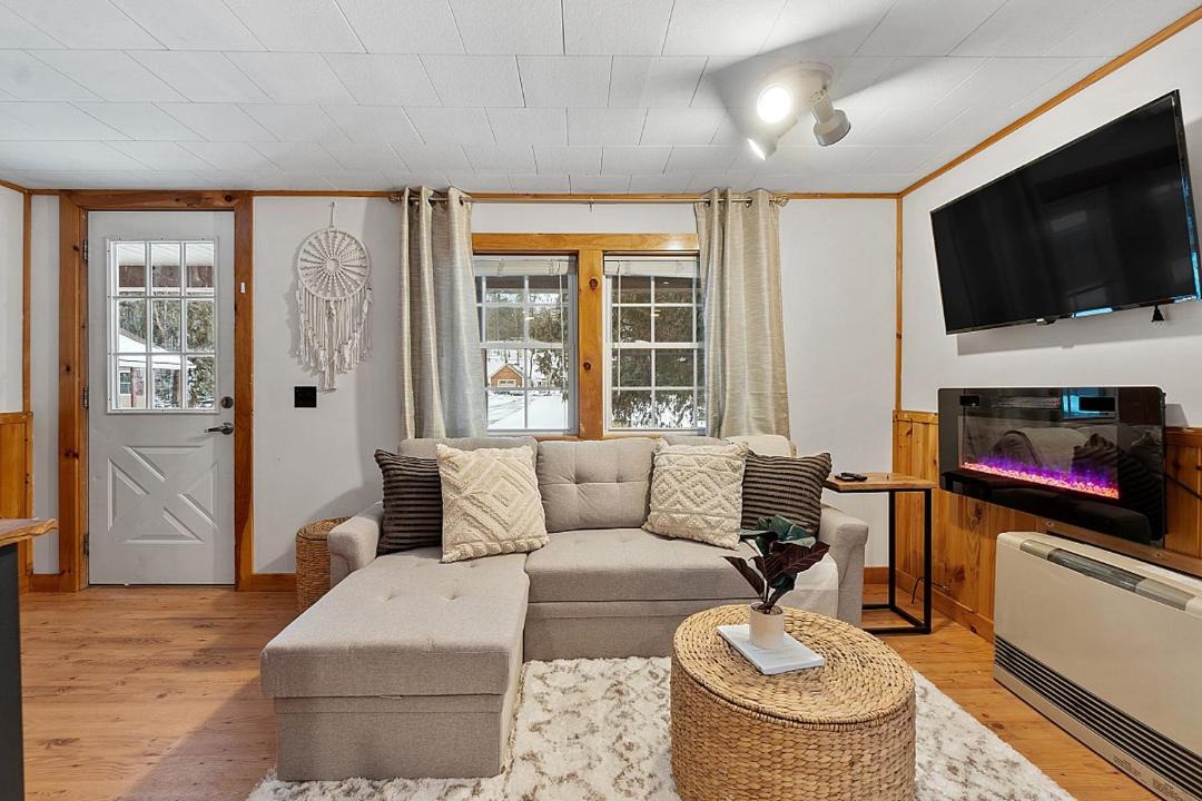 Photo of Livingroom in Thornton