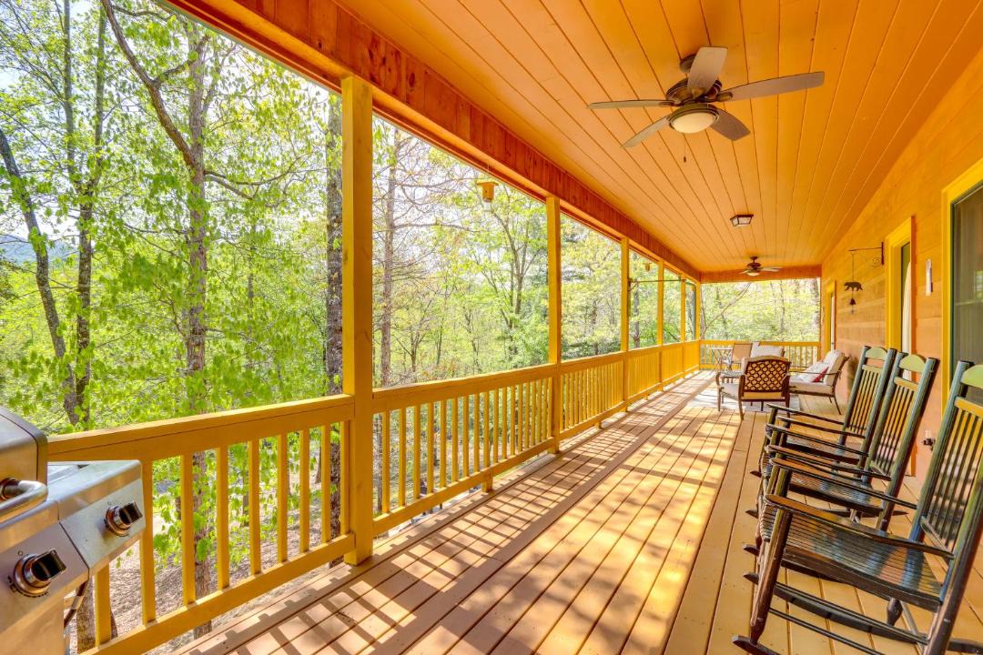 Photo of Patio Balcony in Hiawassee