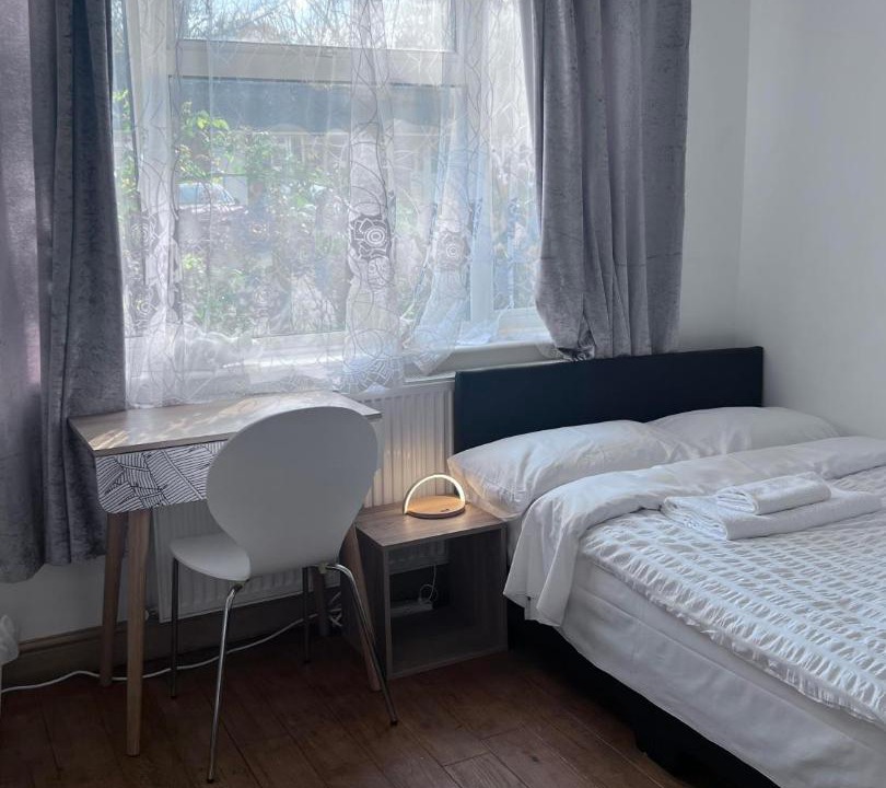 Photo of Bedroom in Horley