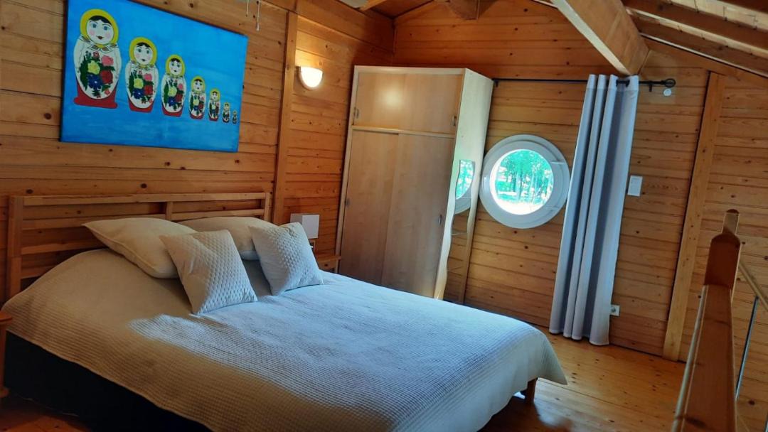 Photo of Bedroom in La Chapelle-de-Guinchay
