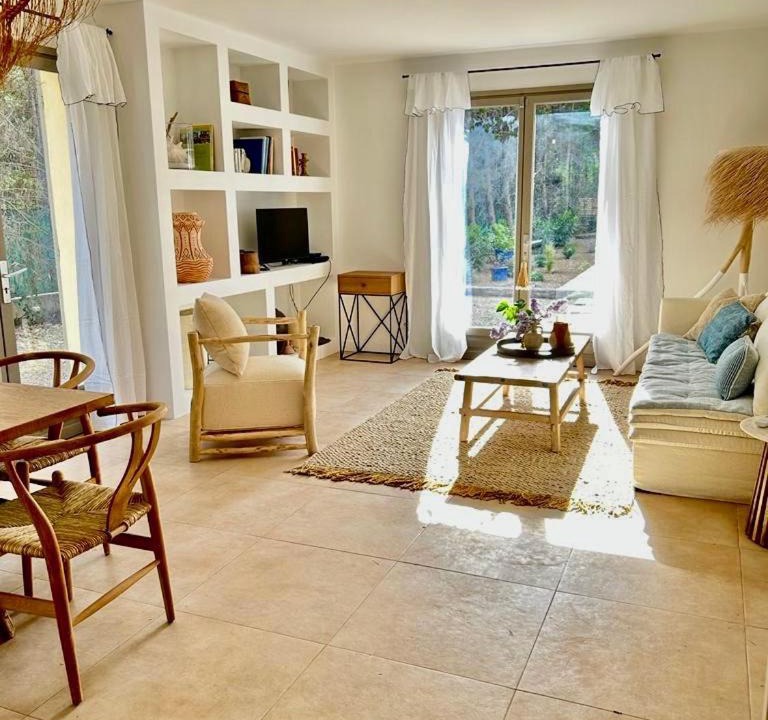 Photo of Livingroom in Valbonne