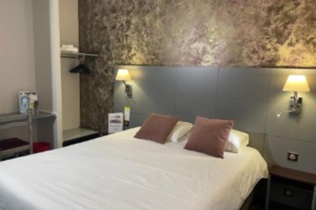 Photo of Bedroom in Limoges