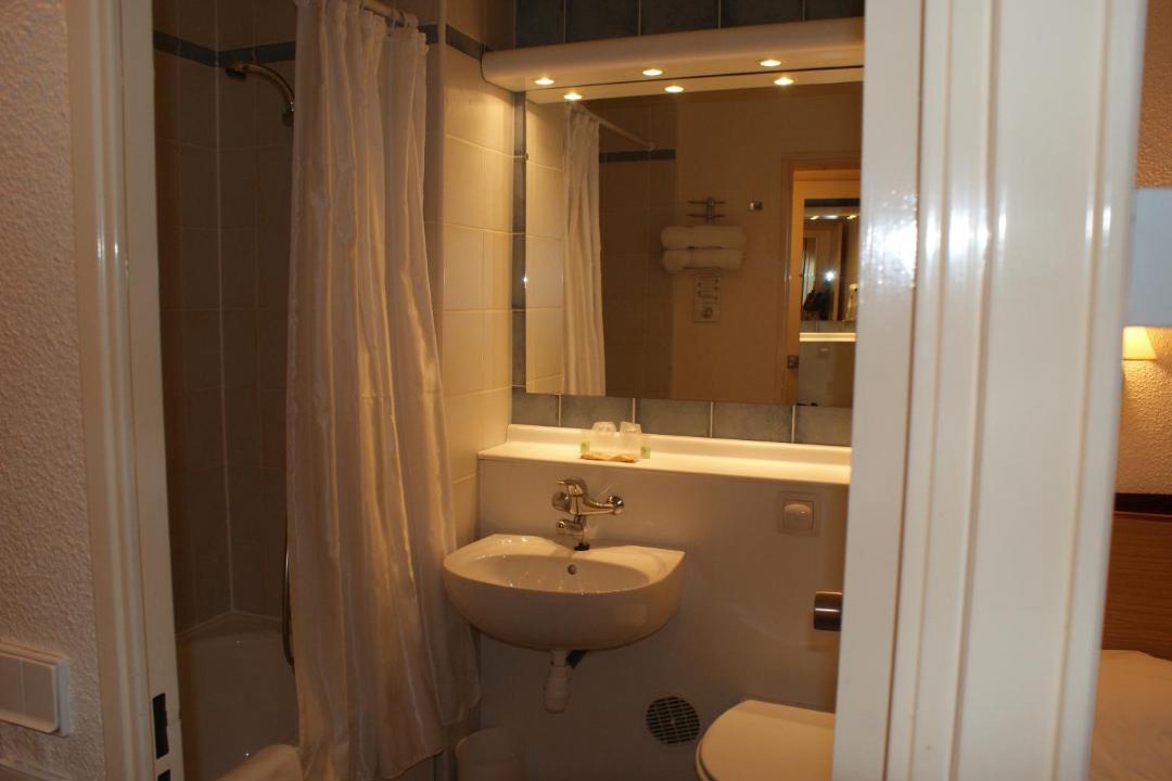 Photo of Bathroom in Chaville