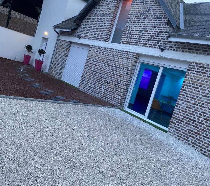 Photo of Buildings in Etreillers