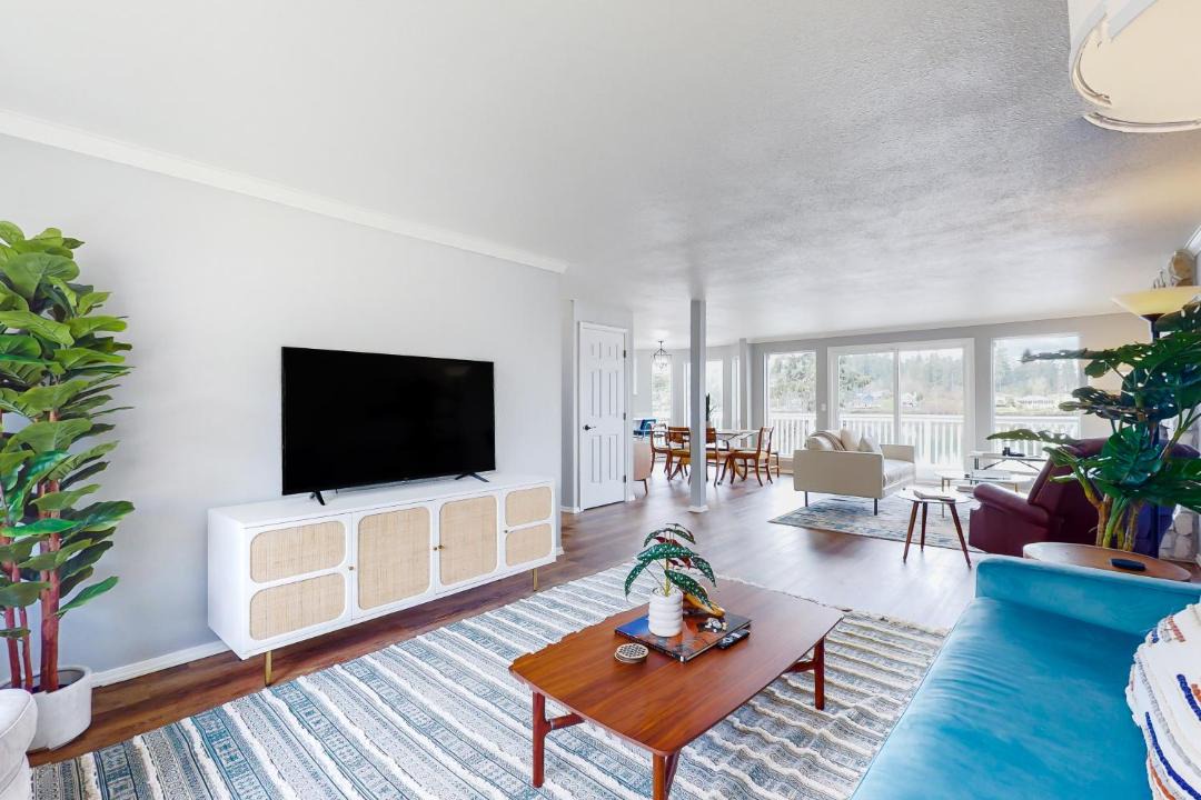 Photo of Others in Agate