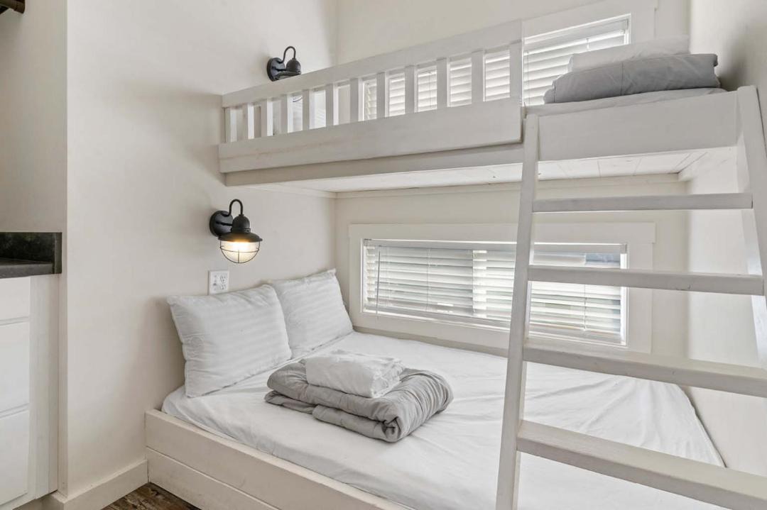 Photo of Bedroom in Robert