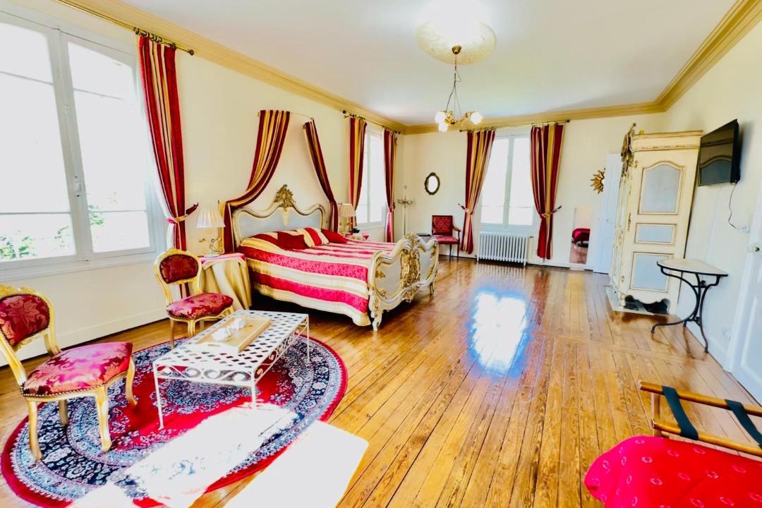 Photo of Others in Le Home