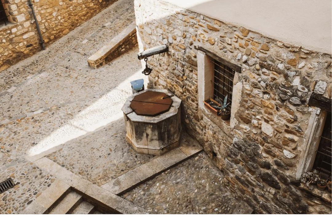 Photo of Others in Besalu