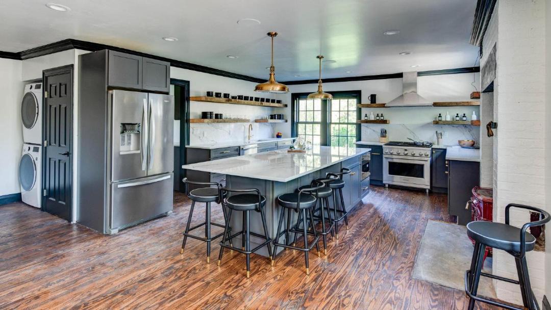 Photo of Others in Village of Southampton