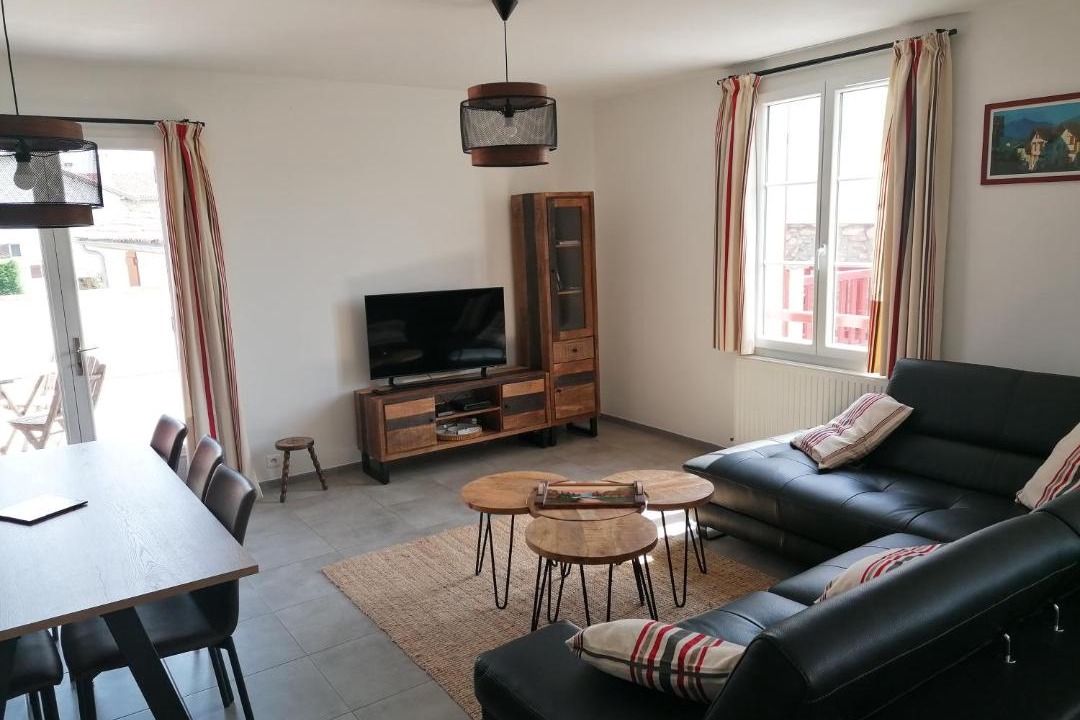 Photo of Livingroom in Sare