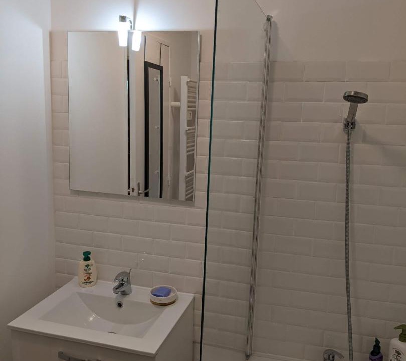 Photo of Bathroom in Guyancourt