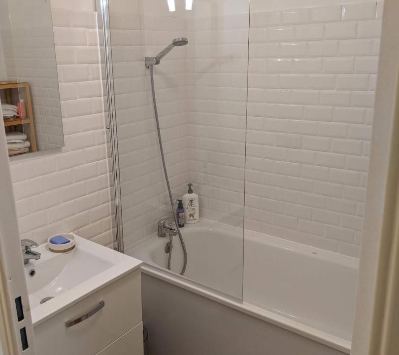 Photo of Bathroom in Guyancourt