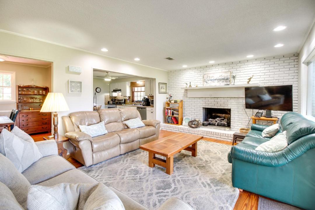 Photo of Others in Crescent