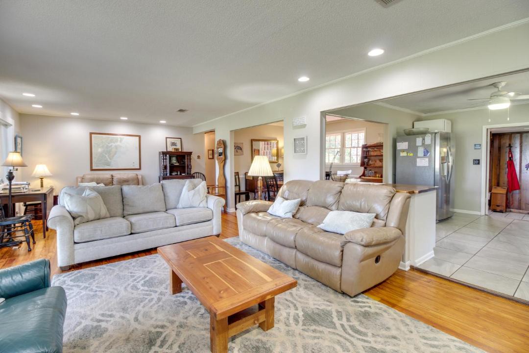 Photo of Others in Crescent