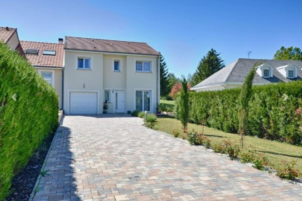 Photo of Buildings in Vigy