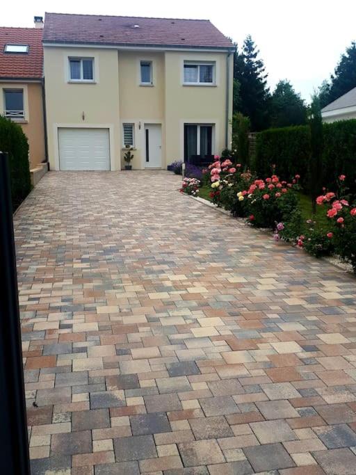 Photo of Buildings in Vigy