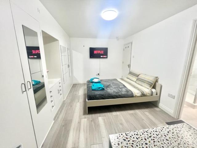 Photo of Bedroom in Brent