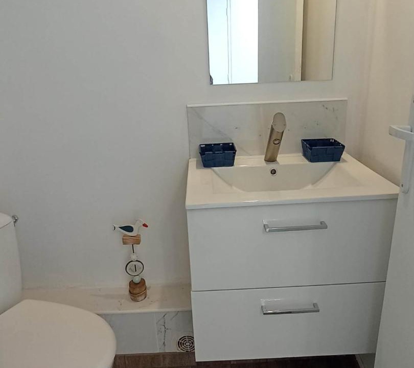 Photo of Bathroom in Locmiquelic