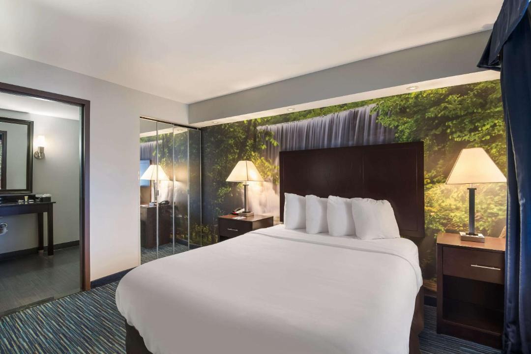 Photo of Others in Downtown Syracuse