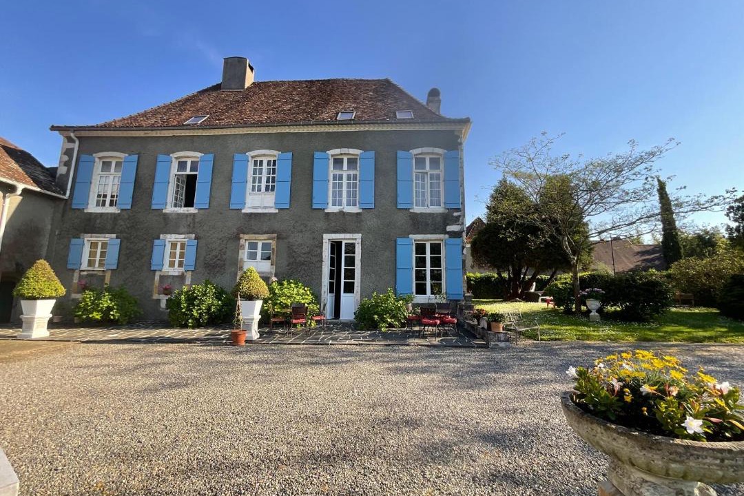 Photo of Buildings in Arthez-de-Bearn