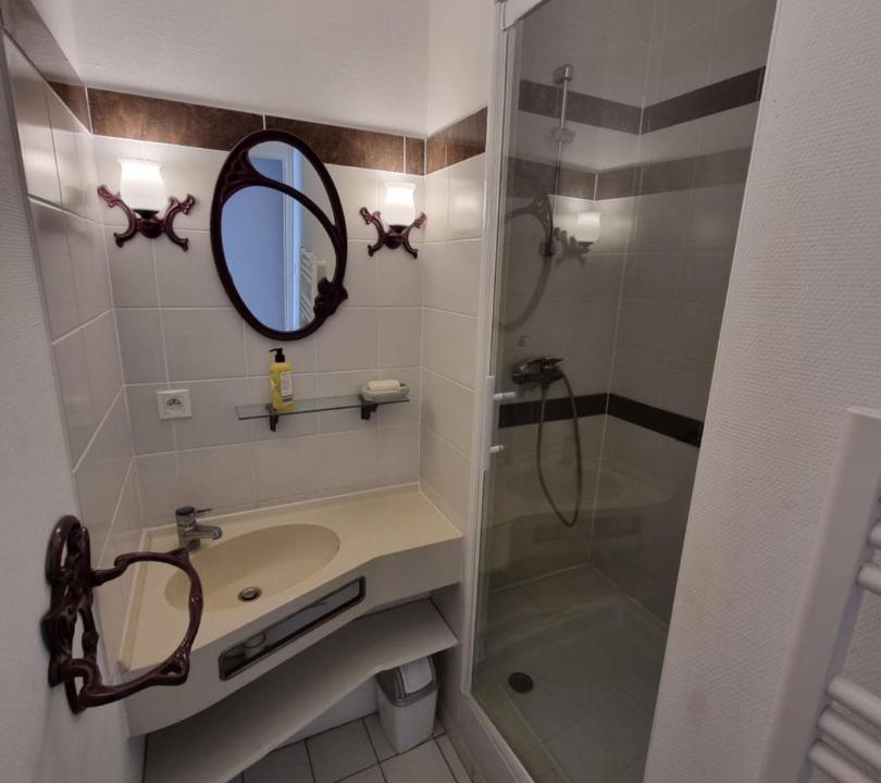 Photo of Bathroom in Archigny