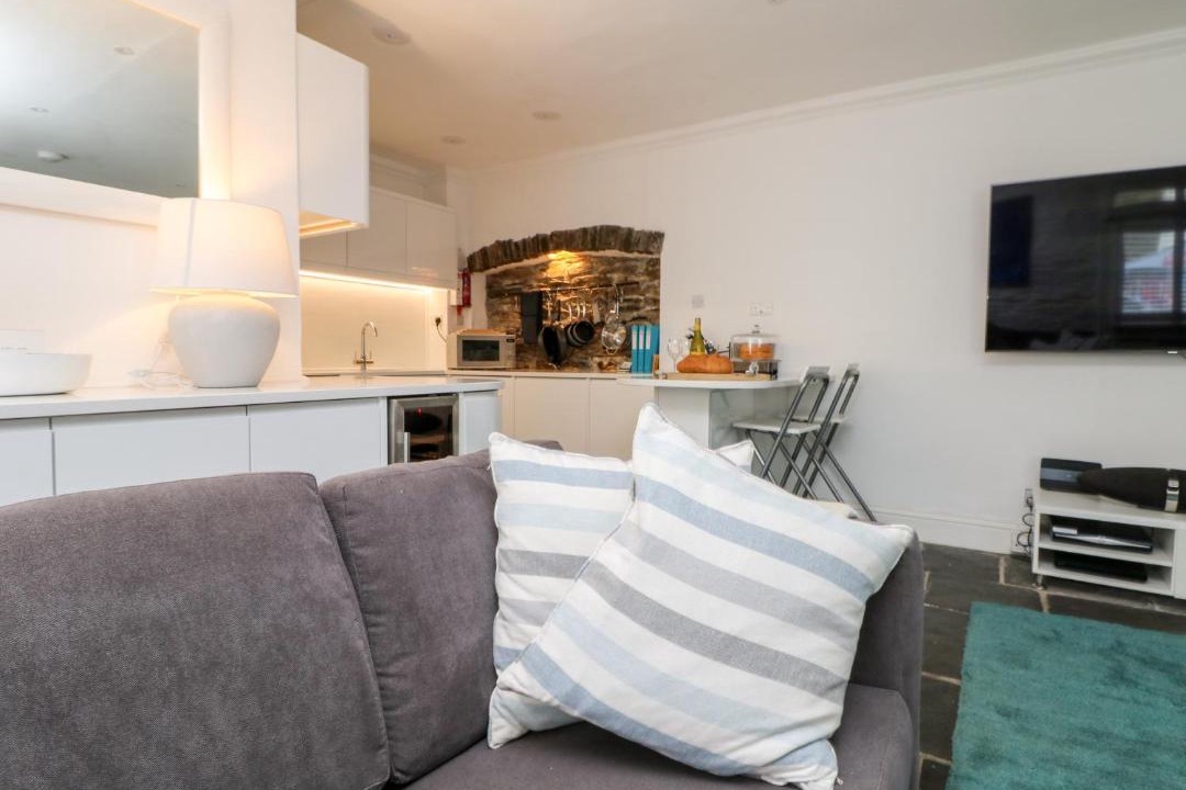 Photo of Others in Trebarwith Strand