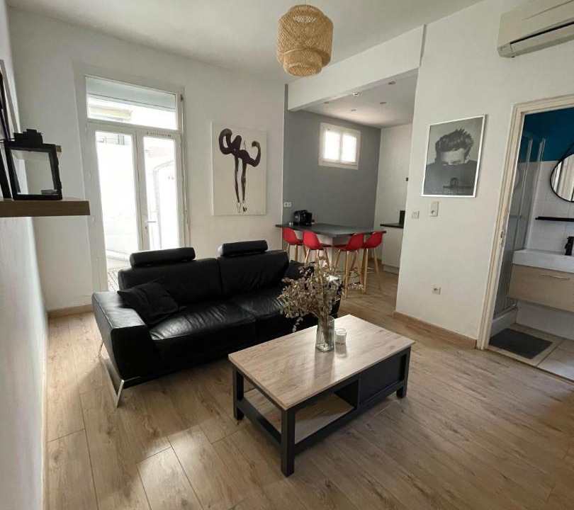 Photo of Livingroom in Clemenceau