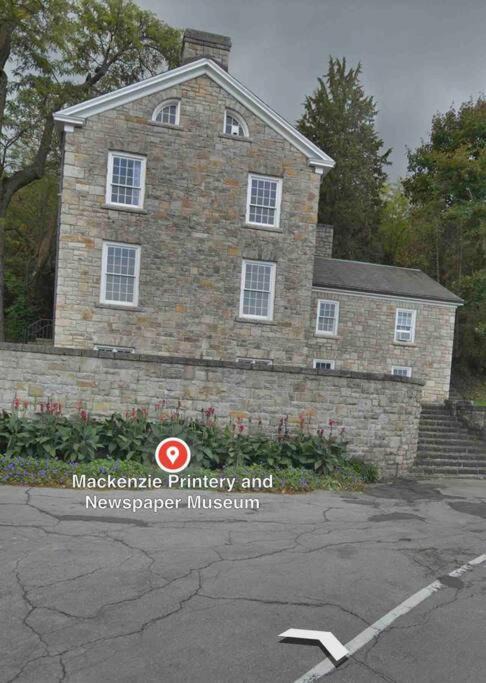 Photo of Buildings in Queenston