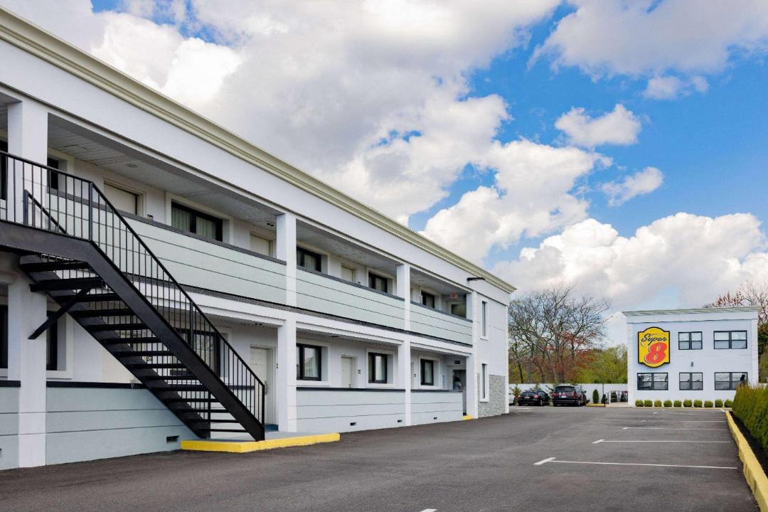 Photo of Others in Lindenhurst