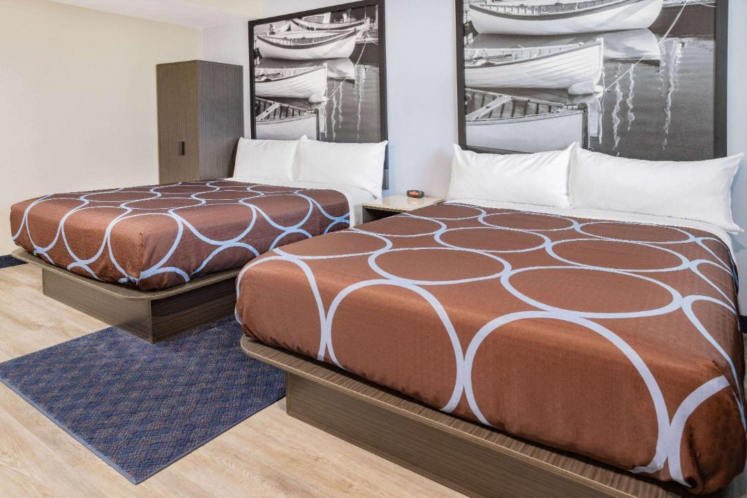 Photo of Bedroom in Lindenhurst