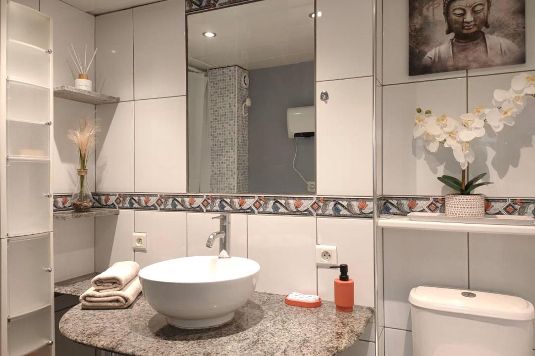 Photo of Bathroom in Saint-Laurent-d'Aigouze