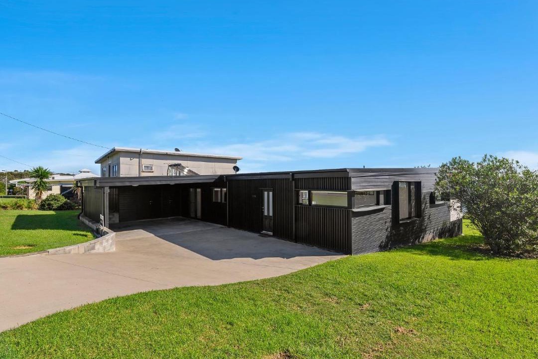 Photo of Buildings in Arrawarra Headland