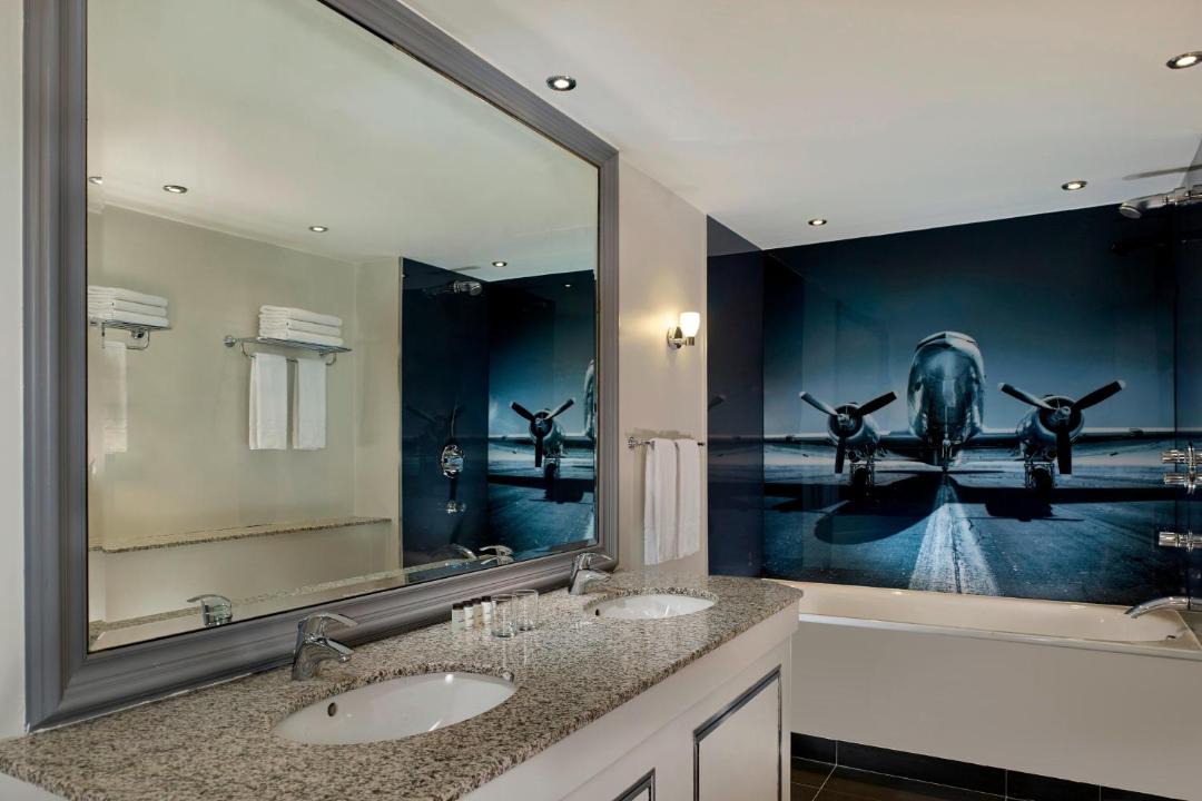 Photo of Bathroom in Heathrow Villages