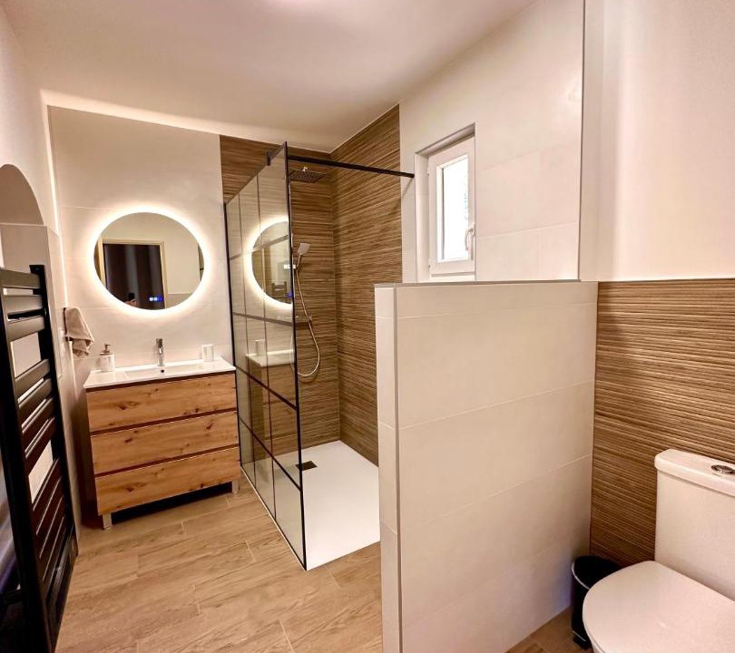 Photo of Bathroom in Molleges