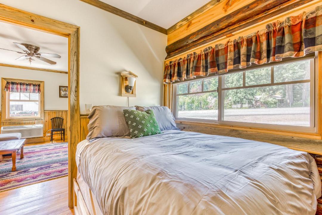 Photo of Others in White Salmon