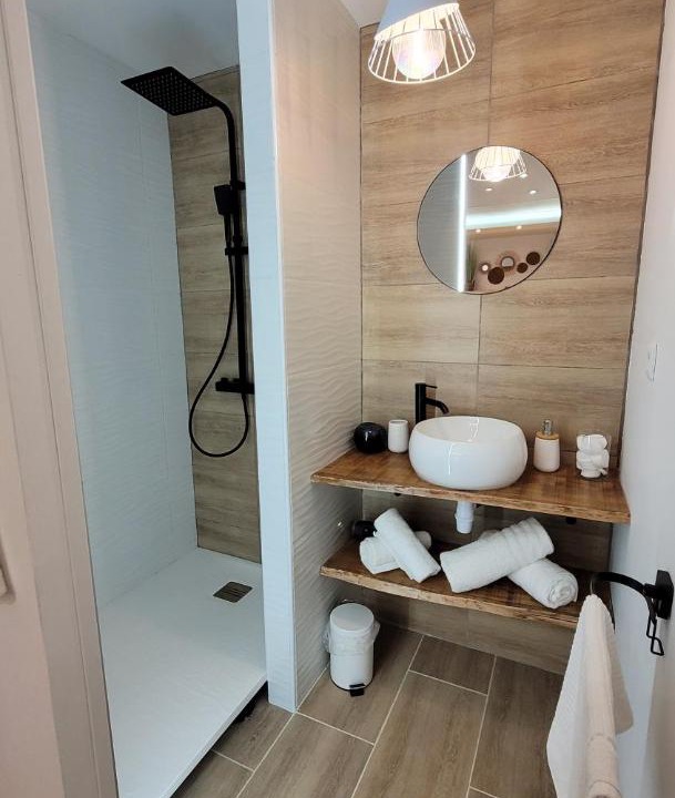 Photo of Bathroom in La Bassee