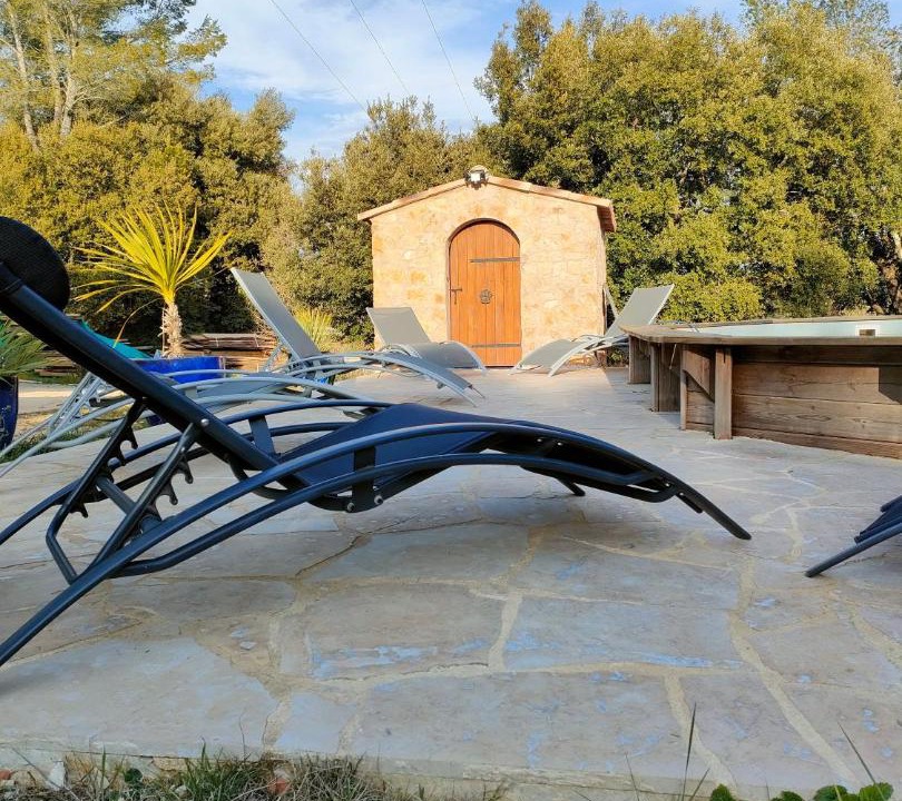 Photo of Patio Balcony in Sillans-la Cascade