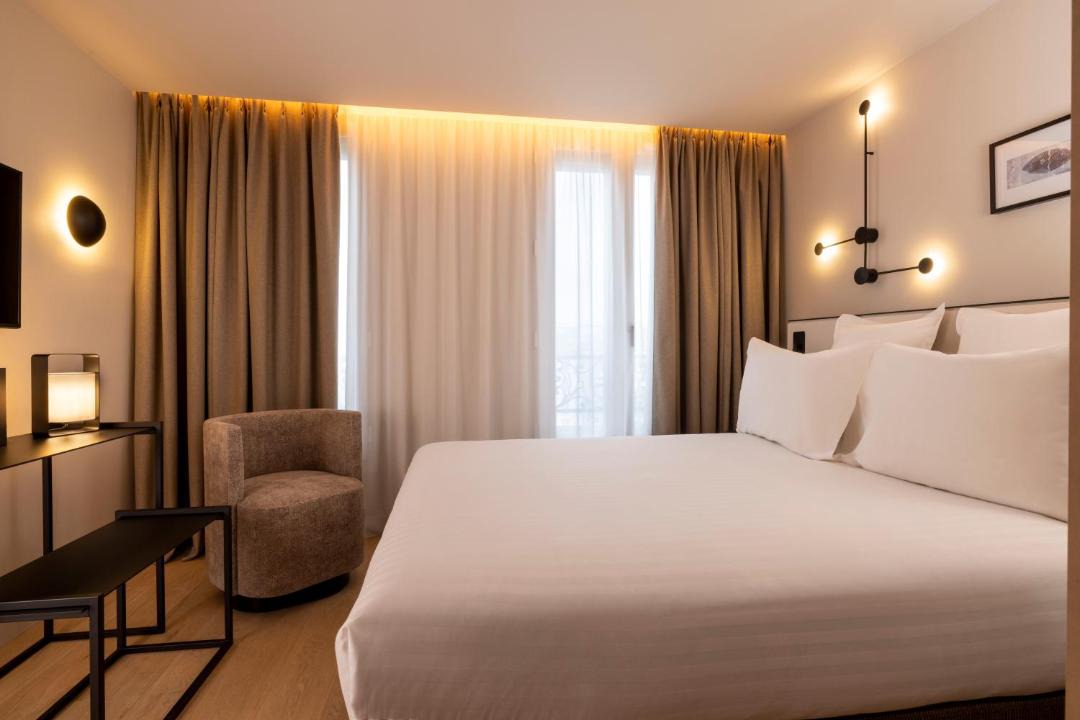 Photo of Bedroom in 10th Arrondissement