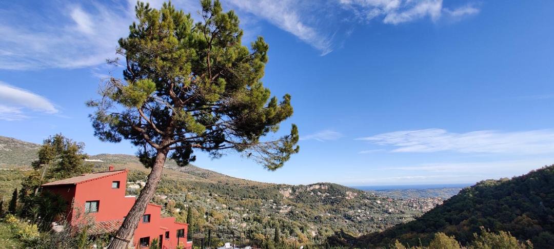 Photo of Others in Cabris