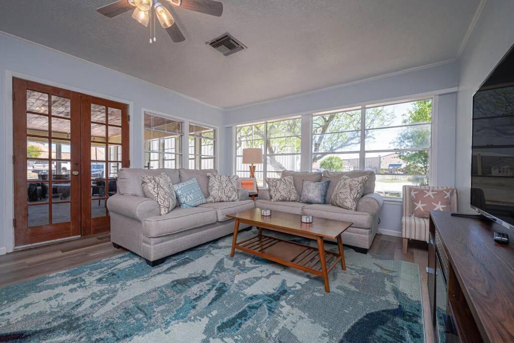 Photo of Livingroom in Rockport