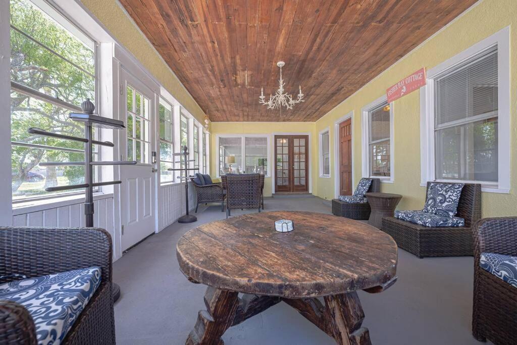 Photo of Livingroom in Rockport