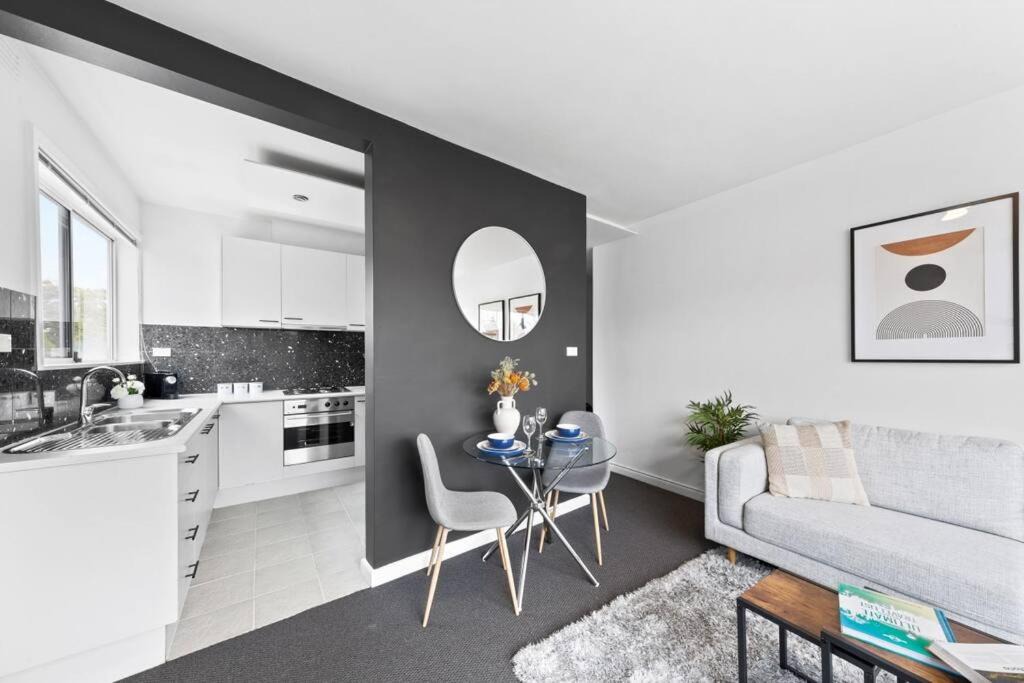 Photo of Livingroom in Elwood