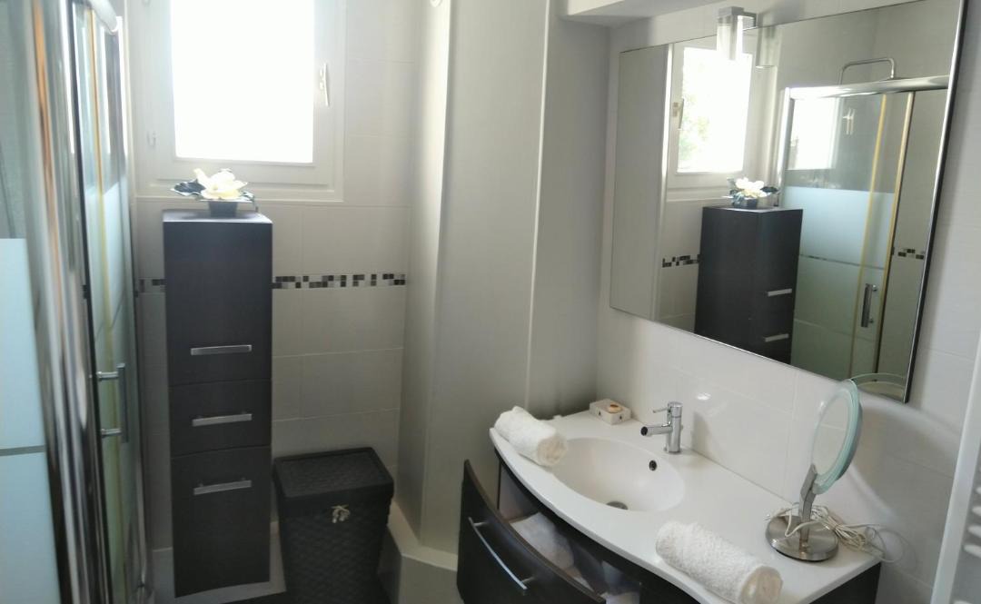 Photo of Bathroom in Touques