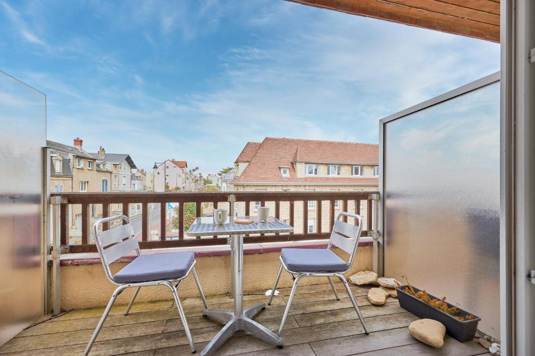 Photo of Patio Balcony in Saint-Regnobert-de-la-Cote-de-Nacre