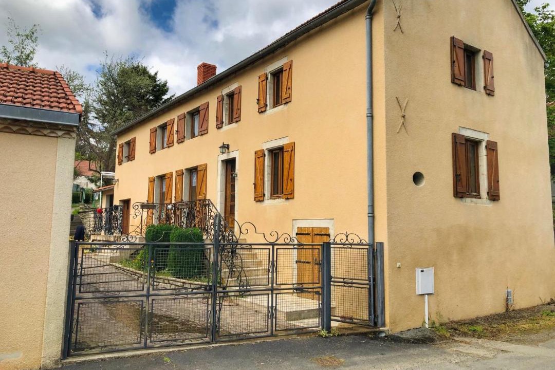 Photo of Buildings in Vensat