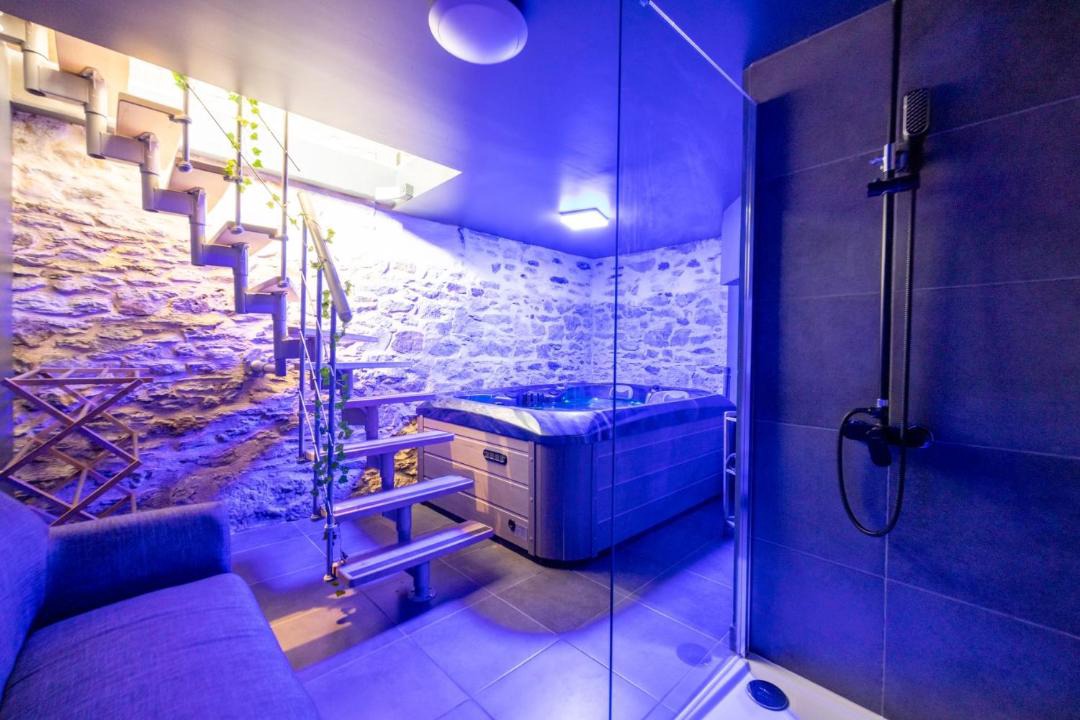 Photo of Bathroom in Dalby