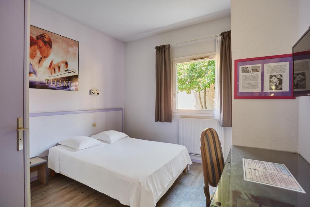 Photo of Bedroom in Joinville-le-Pont